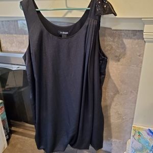 black sleeveless dress, sequins